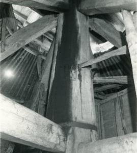 Millpost in roundhouse, Moreton