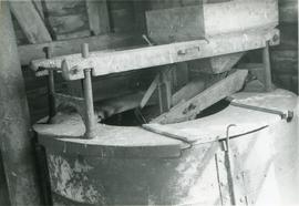 Grain bin, Ramsey post mill