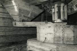 Stones, feed and drum in a toe mill in Pudasjärvi, North Bothnia