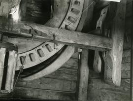 Brake wheel, brake shoe and lantern pinion in a toe mill in Maaninka, Savo