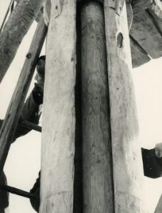 Vertical hollow post and shaft of Niittymäki Farm magpie mill, Metsämaa Parish Museum, Korpi, Häme