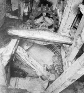 Bridge tree and stone nut, smock mill, Great Thurlow