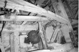 Stone nut and bridge tree, smock mill, Great Thurlow