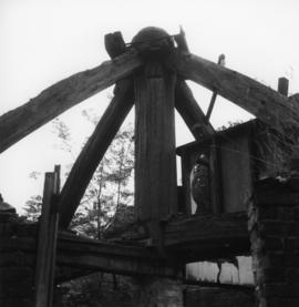 Exposed trestle, Hollow-post mill, Mitcham Common
