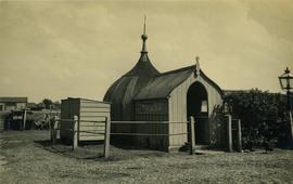 Cap on ground, post mill, Tottenhill