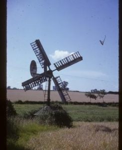 Hollow-post mill, Starston, derelict with four sails