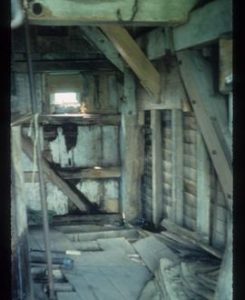 Spout floor of post mill