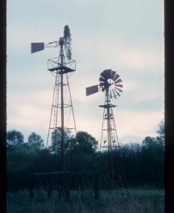 Pair of US-type wind engines