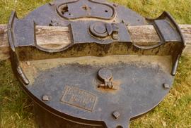 Two Horse Gear - View 1