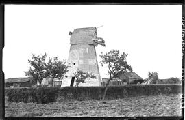 Fen Street Mill, Bressingham, with no sails or sweeps