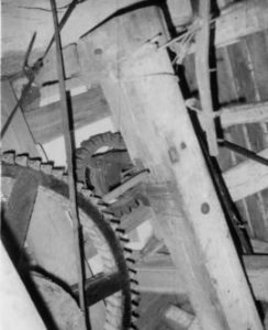 Spur wheel, stone nut and bridge tree, Upthorpe Road Mill, Stanton