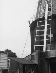 Hauling up the sweep, Union Mill, Cranbrook