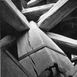 Mainpost and Quarter bars, post mill, Chinnor