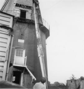 Removing stock, Union Mill, Cranbrook