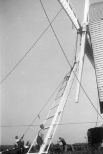 Raising the sweep, post mill, Chillenden