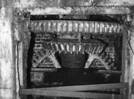 Pit wheel, wallower and spur wheel, Durngate Mill, Winchester