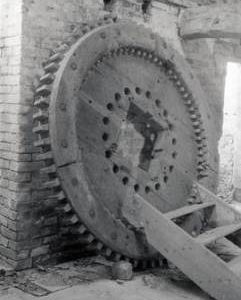 "Wooden spur wheel inside Guy's Cliff Mill"