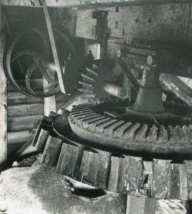 Crown wheel on wallower, Little Laver