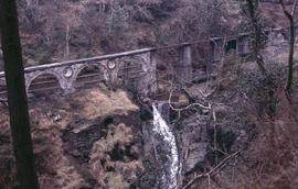 "Laxey Wheel Rodding arches from side"