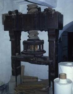 "Italy, Pescia - simple dry press"