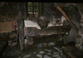 Ambert, Richard de Bas Rag Cutting Table