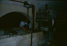 "Capellades, Vat and screw press"