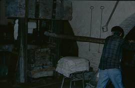 "Capellades, Screwing Press"