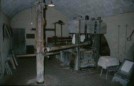 "Capellades, Vat & Samson post"