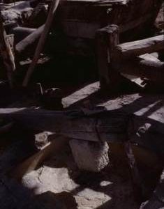 China. Long Zu. Empty stamper on wood vat.