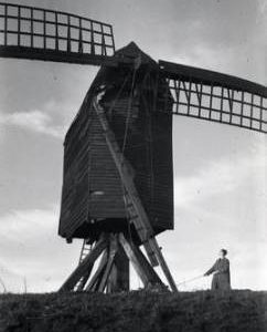 Removing sail stock, Brill Windmill