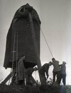 "Brill - levering 1st stock into place"