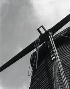 "Brill - rope and chain on 1st stock ready to handle 2nd stock"