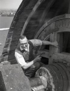 "Pitstone Windmill - neck bearing with lead filling (fig is J Bierton)"
