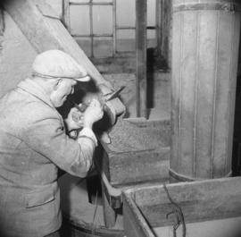 Miller and pipe, Subscription Mill, North Leverton