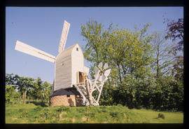 Rodney de Little and his miniature post mill