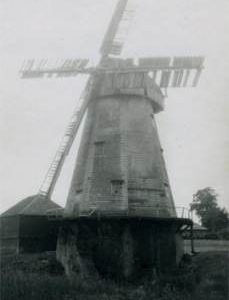 Smock mill, South Ockendon, derelict