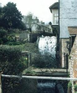Water and waterwheel, Stanley's Mill, Temple Ewell and River