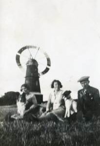 Family group, Ruffle's Mill, Haverhill