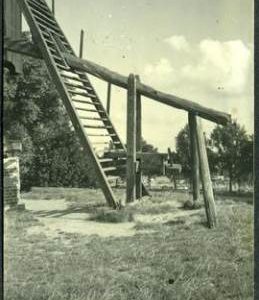 Bruges South, Post Mill. Ladder and Luffing Gear