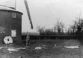 Wreckage of fantail, Barningham Road Mill, Stanton