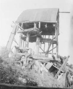 Derelict Buck, post mill, Chinnor