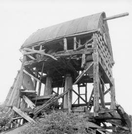 Derelict Buck, post mill, Chinnor