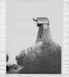 Wind, steam and water mill, Kennington, with no sweeps or fantail