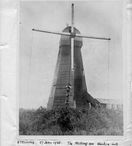 New sweeps being fitted, Davison's Mill, Stelling Minnis