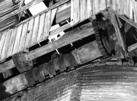 Winding worm in situ, smock mill, South Ockendon