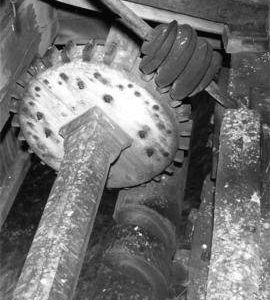 Worm and winding mechanism, smock mill, South Ockendon