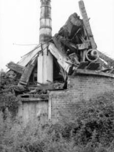 Wreckage on top of roundhouse, Mortimer's Mill, Eye