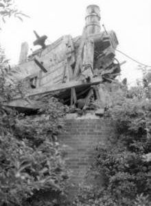 Wreckage on top of roundhouse, Mortimer's Mill, Eye