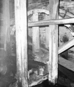 Cast iron wheel, Barton Mill, Old Basing