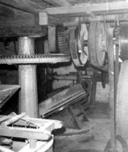 Crown wheel and lineshafting, Ecchinswell Mill, Ecchinswell and Sydmonton